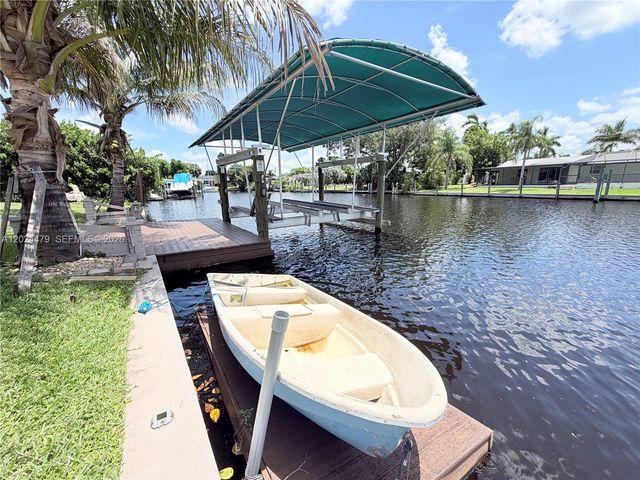 2212 Club House Road, North Fort Myers, FL 33917