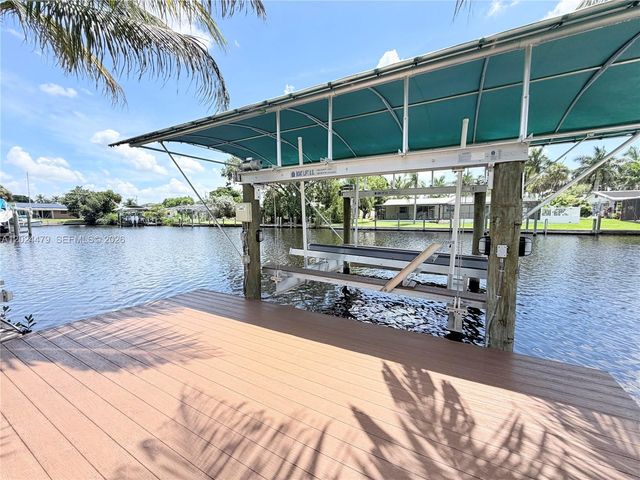 2212 Club House Road, North Fort Myers, FL 33917
