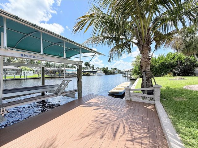 2212 Club House Road, North Fort Myers, FL 33917