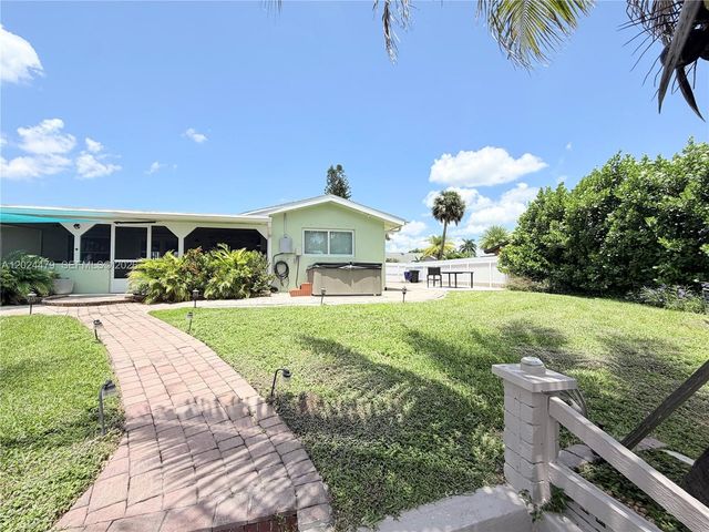 2212 Club House Road, North Fort Myers, FL 33917