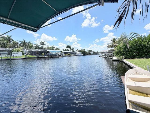 2212 Club House Road, North Fort Myers, FL 33917