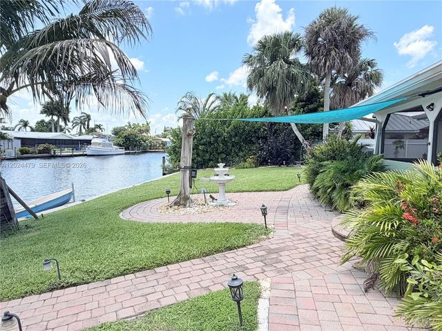 2212 Club House Road, North Fort Myers, FL 33917