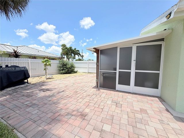 2212 Club House Road, North Fort Myers, FL 33917
