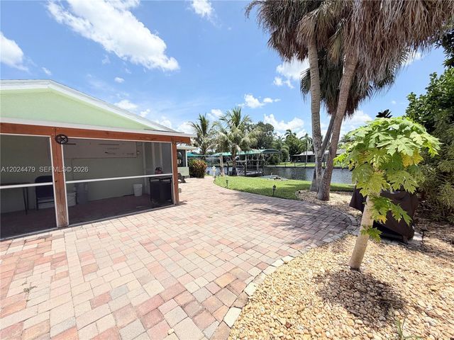 2212 Club House Road, North Fort Myers, FL 33917