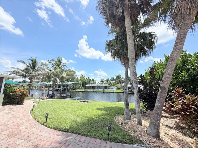 2212 Club House Road, North Fort Myers, FL 33917