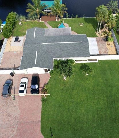 2212 Club House Road, North Fort Myers, FL 33917