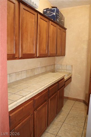 8152 Eagledancer Avenue, Las Vegas, NV 89129