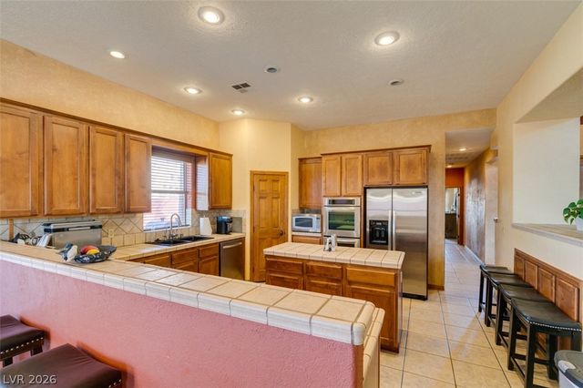 8152 Eagledancer Avenue, Las Vegas, NV 89129
