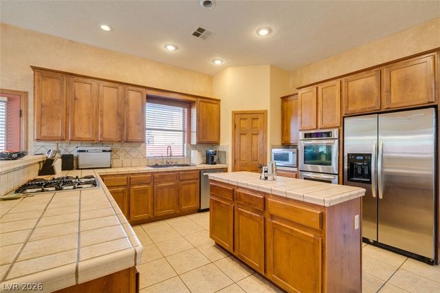 8152 Eagledancer Avenue, Las Vegas, NV 89129
