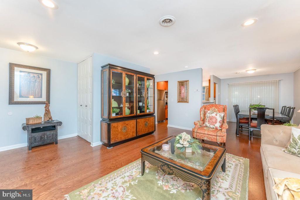 13 NEW CASTLE DR, SOUTHAMPTON, NJ 08088 — photo 4
