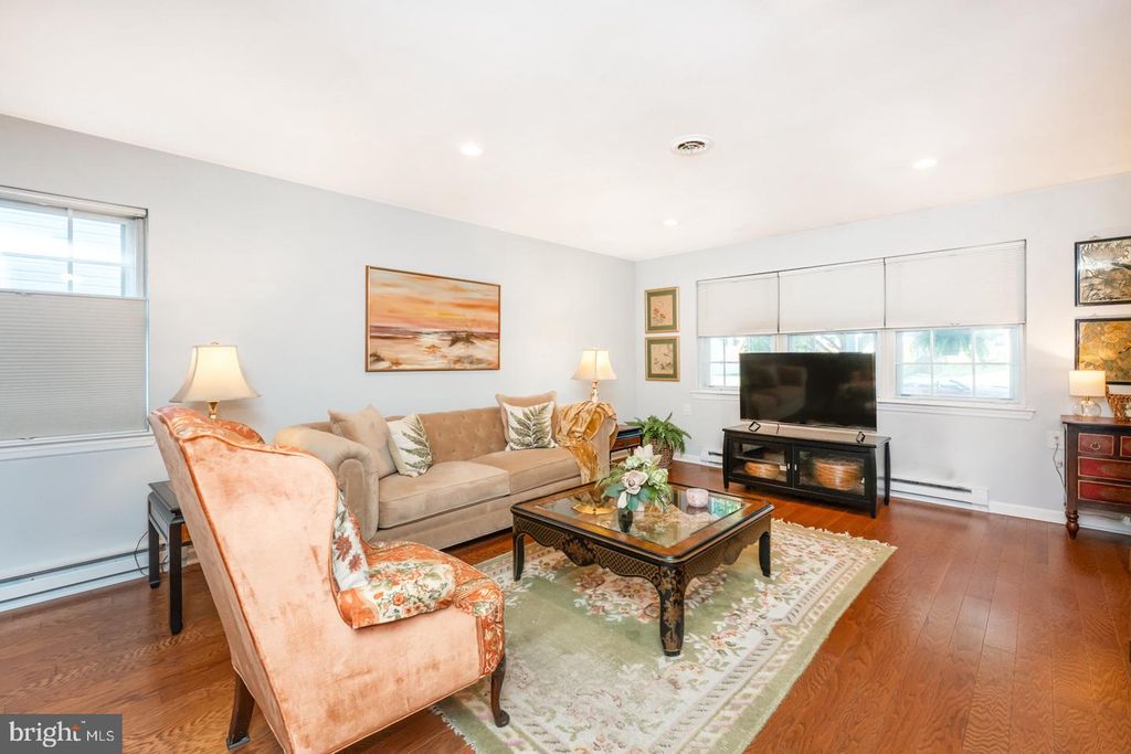 13 NEW CASTLE DR, SOUTHAMPTON, NJ 08088 — photo 5