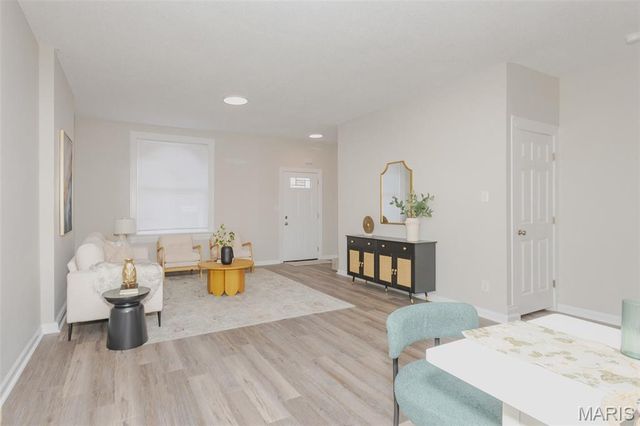 5418 Virginia Avenue, St Louis, MO 63111