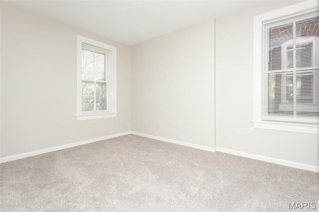 5418 Virginia Avenue, St Louis, MO 63111