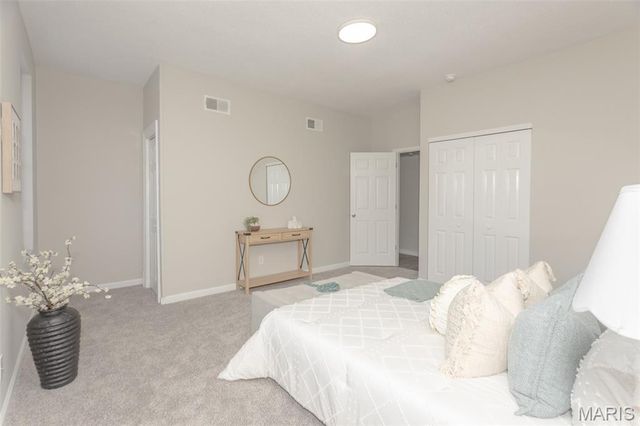 5418 Virginia Avenue, St Louis, MO 63111