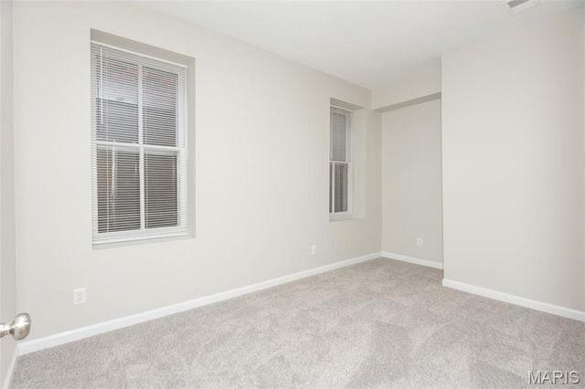 5418 Virginia Avenue, St Louis, MO 63111