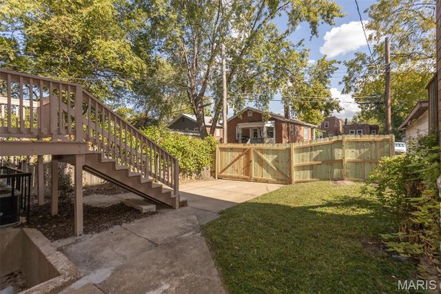 5418 Virginia Avenue, St Louis, MO 63111