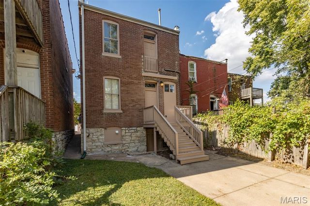 5418 Virginia Avenue, St Louis, MO 63111