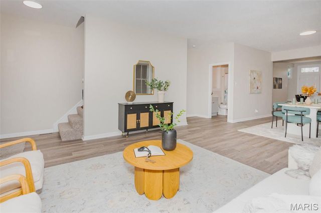 5418 Virginia Avenue, St Louis, MO 63111