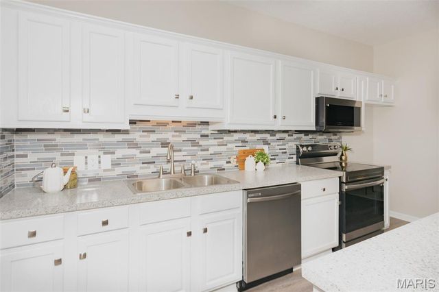 5418 Virginia Avenue, St Louis, MO 63111
