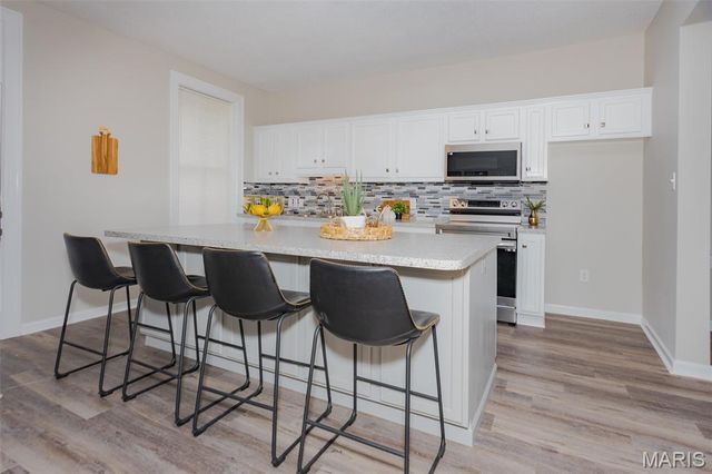 5418 Virginia Avenue, St Louis, MO 63111