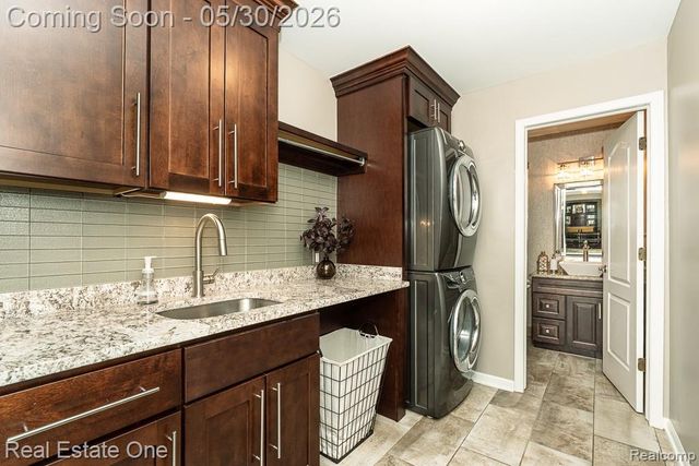 44105 Dunham Court, Clinton Charter Township, MI 48038