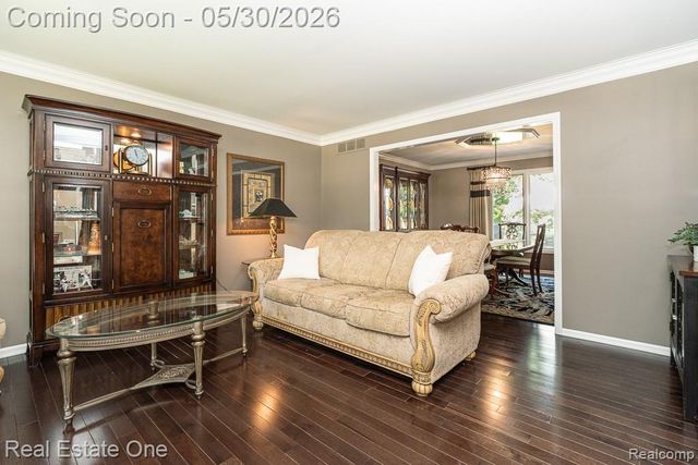 44105 Dunham Court, Clinton Charter Township, MI 48038