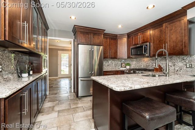 44105 Dunham Court, Clinton Charter Township, MI 48038