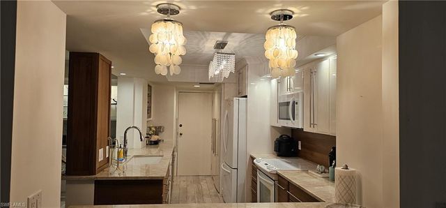 10691 Gulf Shore DR E # 1101, Naples, FL 34108