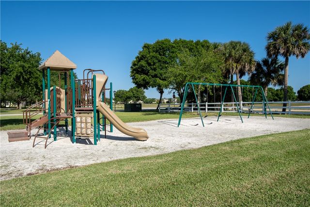 1340 Caddy Court, Vero Beach, FL 32966