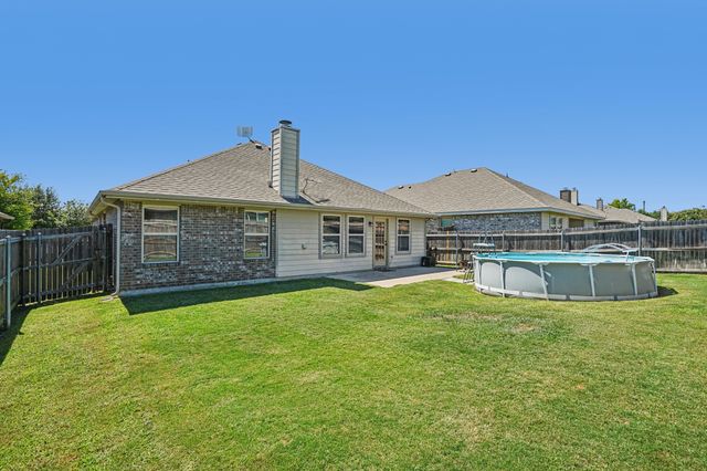 222 Chimney Rock Drive, Waxahachie, TX 75167