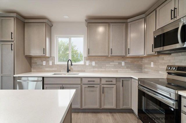 3221 BEVANS ST, Cheyenne, WY 82001