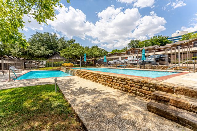 2505 Wedglea 203, Dallas, TX 75211