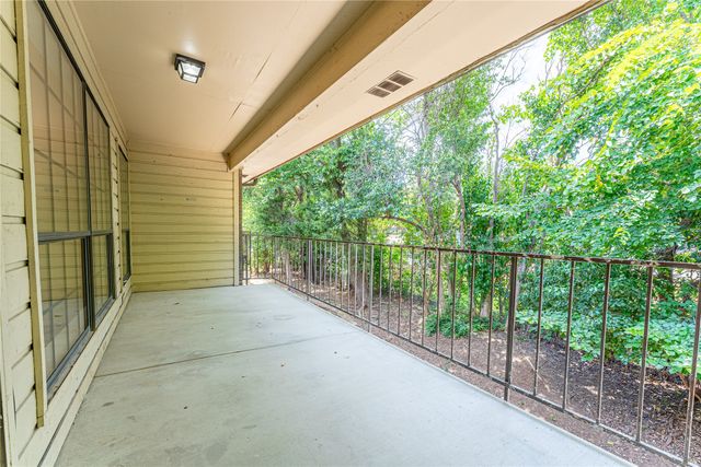 2505 Wedglea 203, Dallas, TX 75211