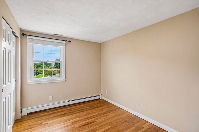 7 Nirvana Dr, Saugus, MA 01906