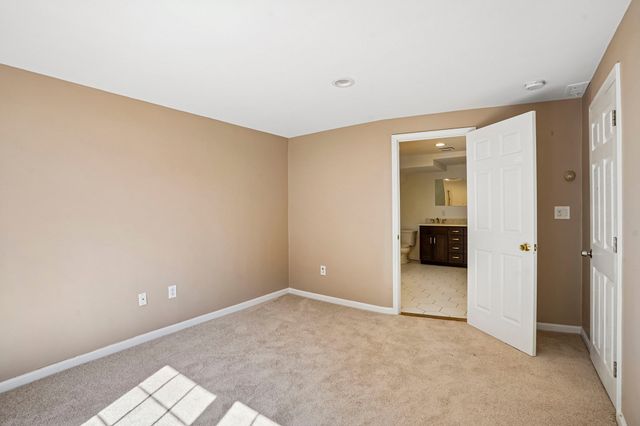 7 Nirvana Dr, Saugus, MA 01906