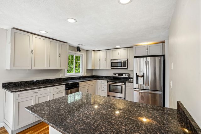 7 Nirvana Dr, Saugus, MA 01906
