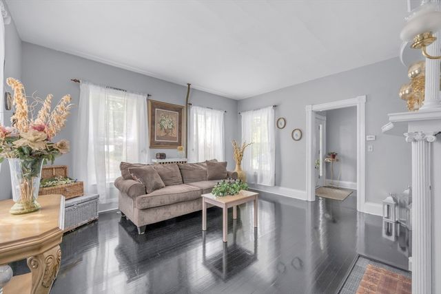 21 Orchard St, Southbridge, MA 01550