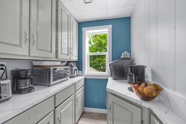 21 Orchard St, Southbridge, MA 01550
