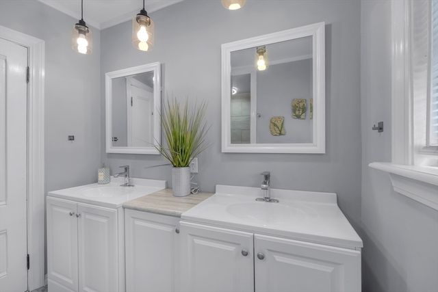 21 Orchard St, Southbridge, MA 01550