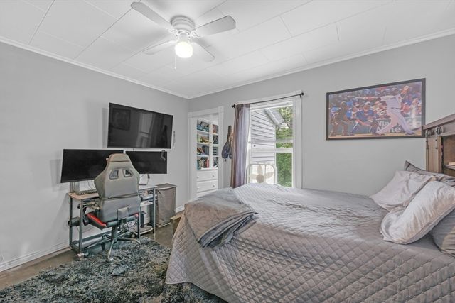 21 Orchard St, Southbridge, MA 01550