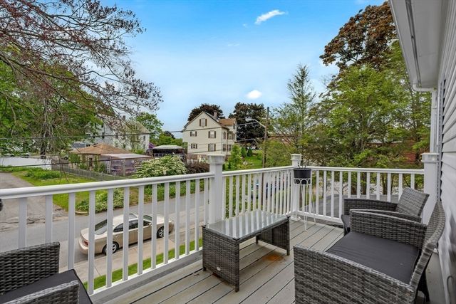 21 Orchard St, Southbridge, MA 01550