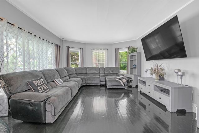 21 Orchard St, Southbridge, MA 01550