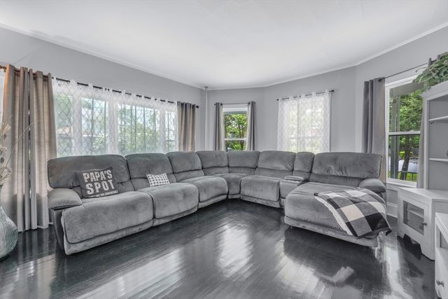 21 Orchard St, Southbridge, MA 01550