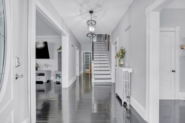 21 Orchard St, Southbridge, MA 01550