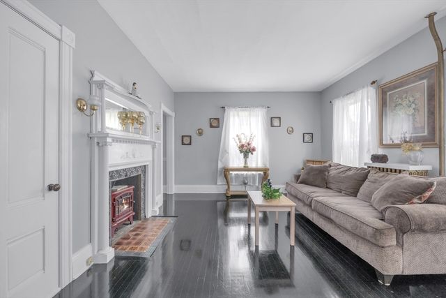 21 Orchard St, Southbridge, MA 01550