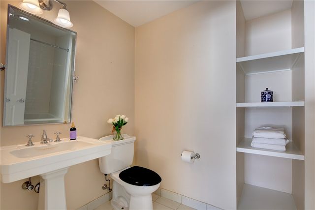 1 Tower Drive 1802, Portsmouth, RI 02871