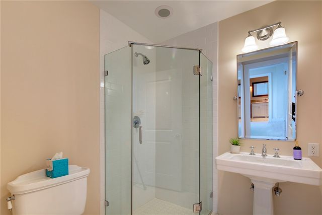 1 Tower Drive 1802, Portsmouth, RI 02871