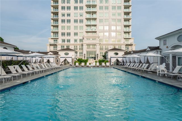1 Tower Drive 1802, Portsmouth, RI 02871