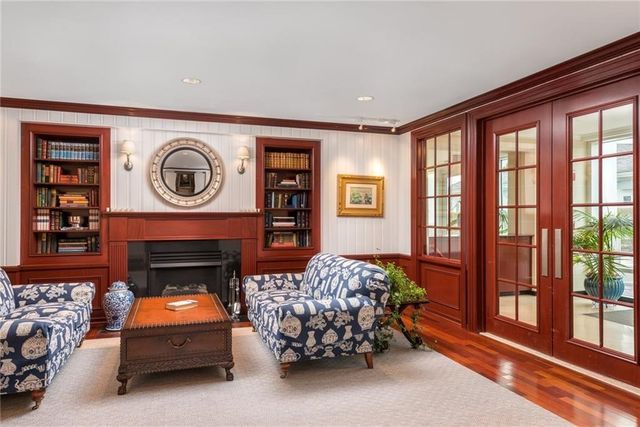 1 Tower Drive 1802, Portsmouth, RI 02871