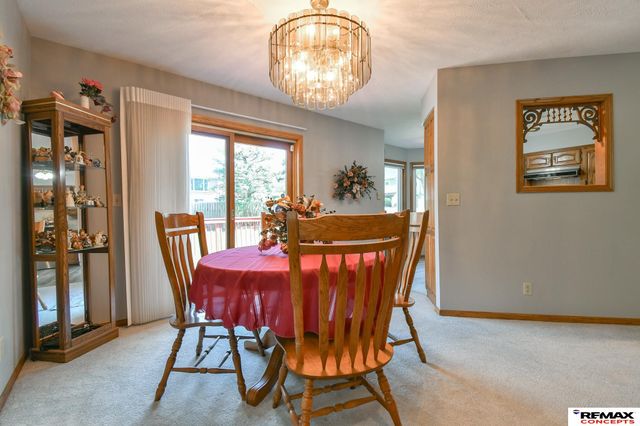 7432 Grand Oaks Drive, Lincoln, NE 68516